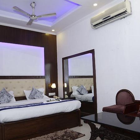 Vishal Hotel By Comfort Rooms New Delhi Buitenkant foto