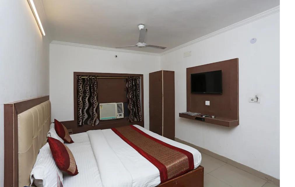 Vishal Hotel By Comfort Rooms New Delhi Buitenkant foto