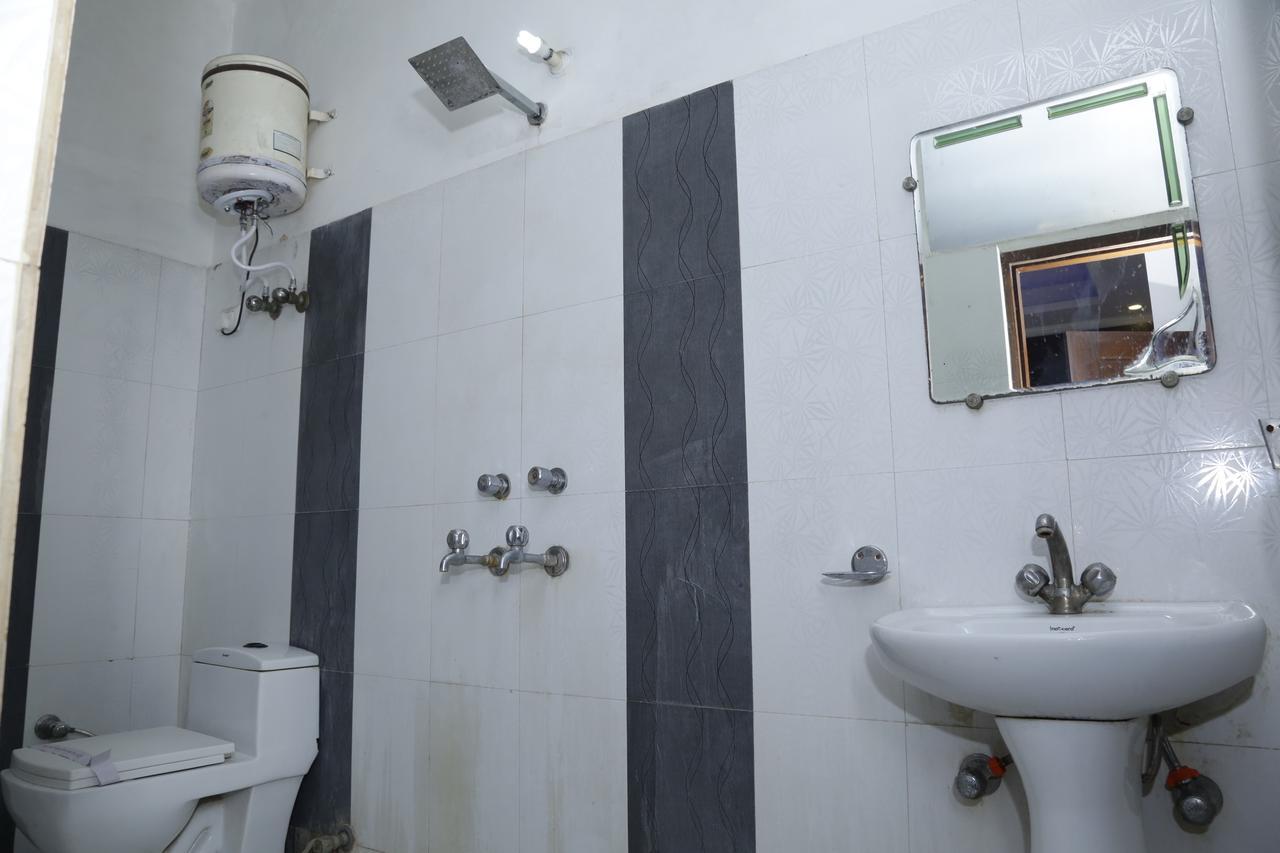 Vishal Hotel By Comfort Rooms New Delhi Buitenkant foto