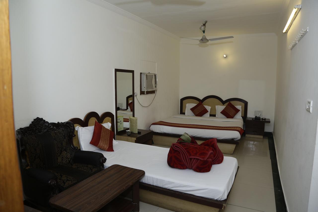 Vishal Hotel By Comfort Rooms New Delhi Buitenkant foto